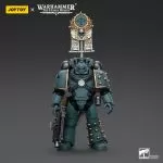 Warhammer Collectibles: 1/18 Scale Sons of Horus MKIV Tactical Squad Legionary with Legion Vexilla